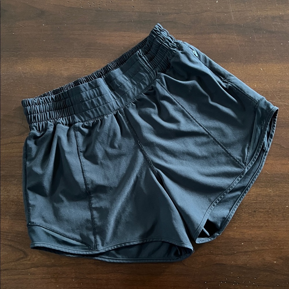 Lululemon Hotty Hot 4” Size 2